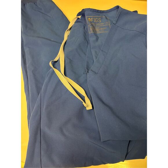 Figs Scrub Set - Picture 4 of 6